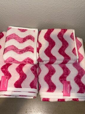 Juicy Couture Pink Wave Towel Set - Two-Tone Pink Chevron Design